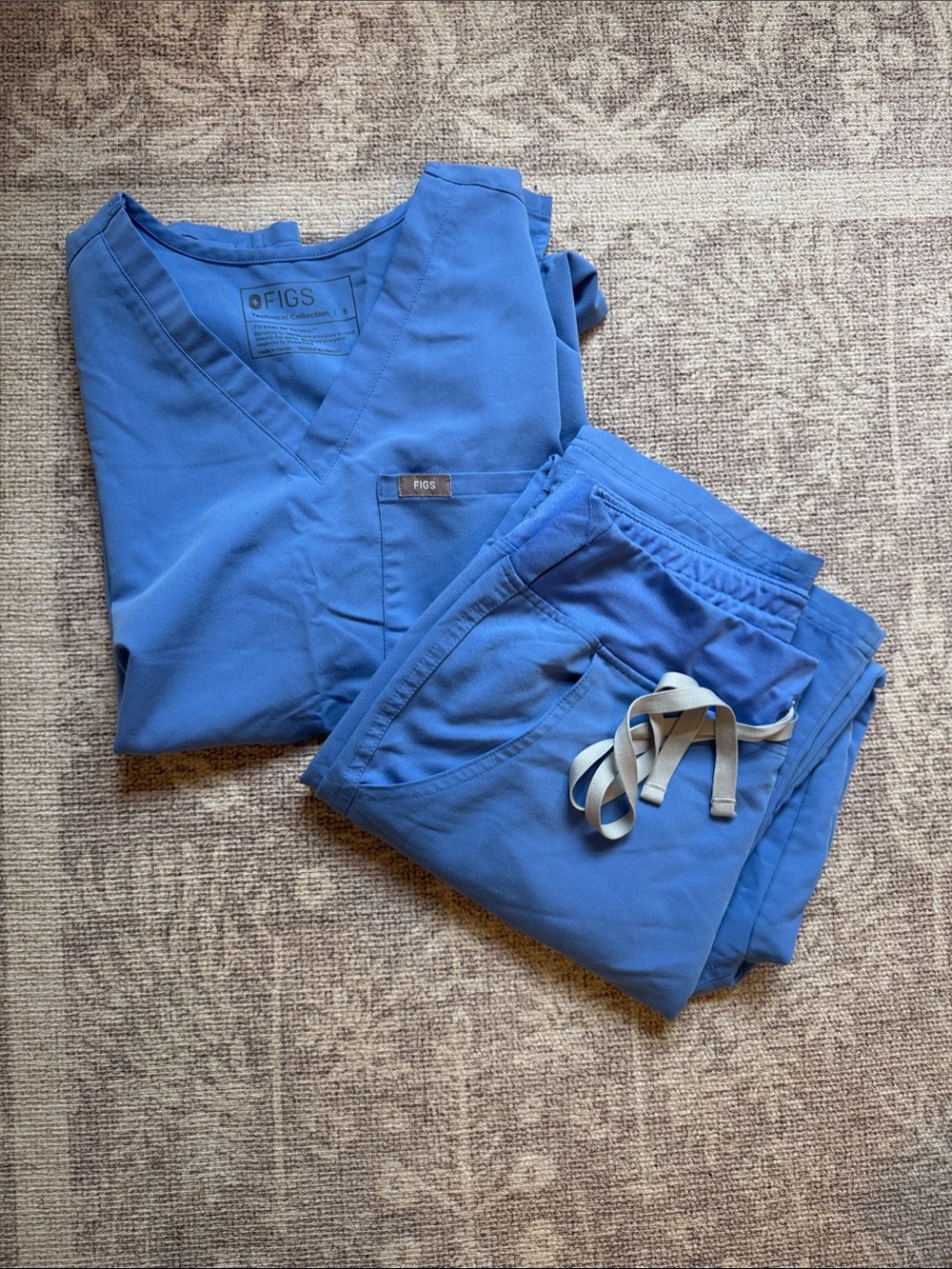 FIGS Women’s Ceil Blue Drawstring Scrub Top and Pants